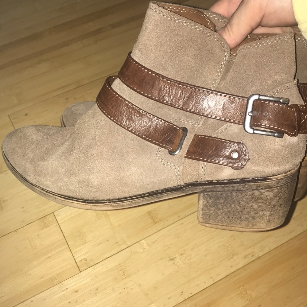 Women’s booties size 11